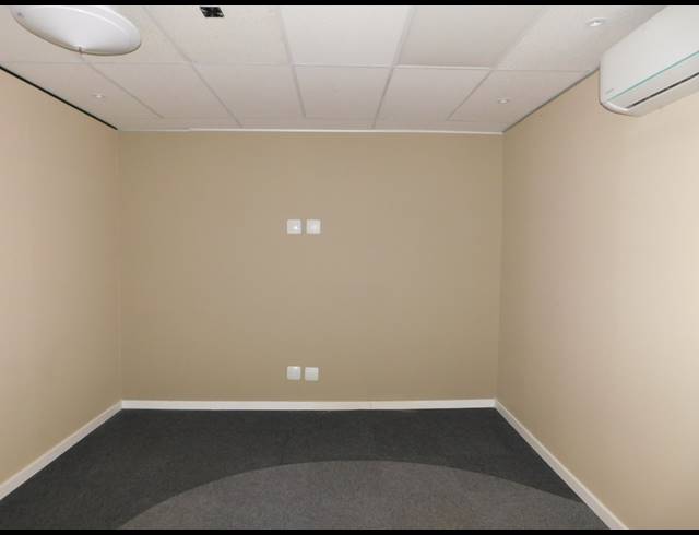 135M² OFFICE TO LET IN HYDE PARK